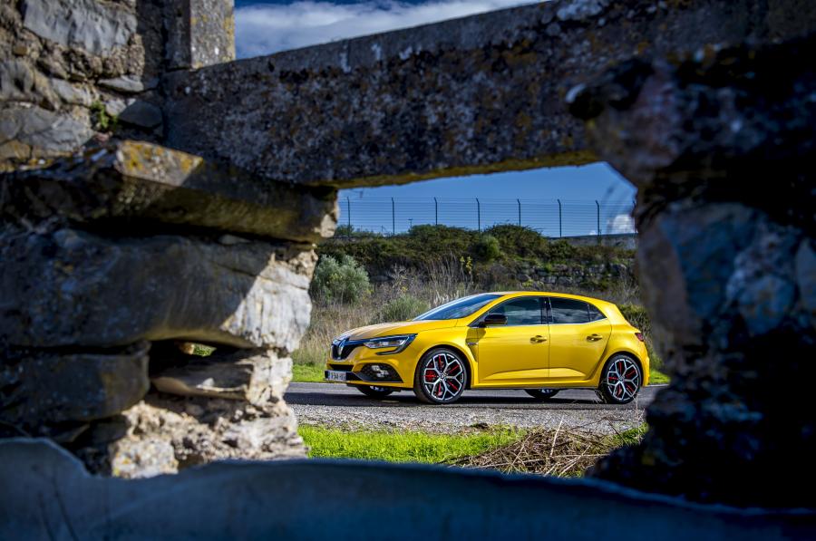  Renault Megane R.S. Trophy 2018 года  (WW) (фото 57 из 65)